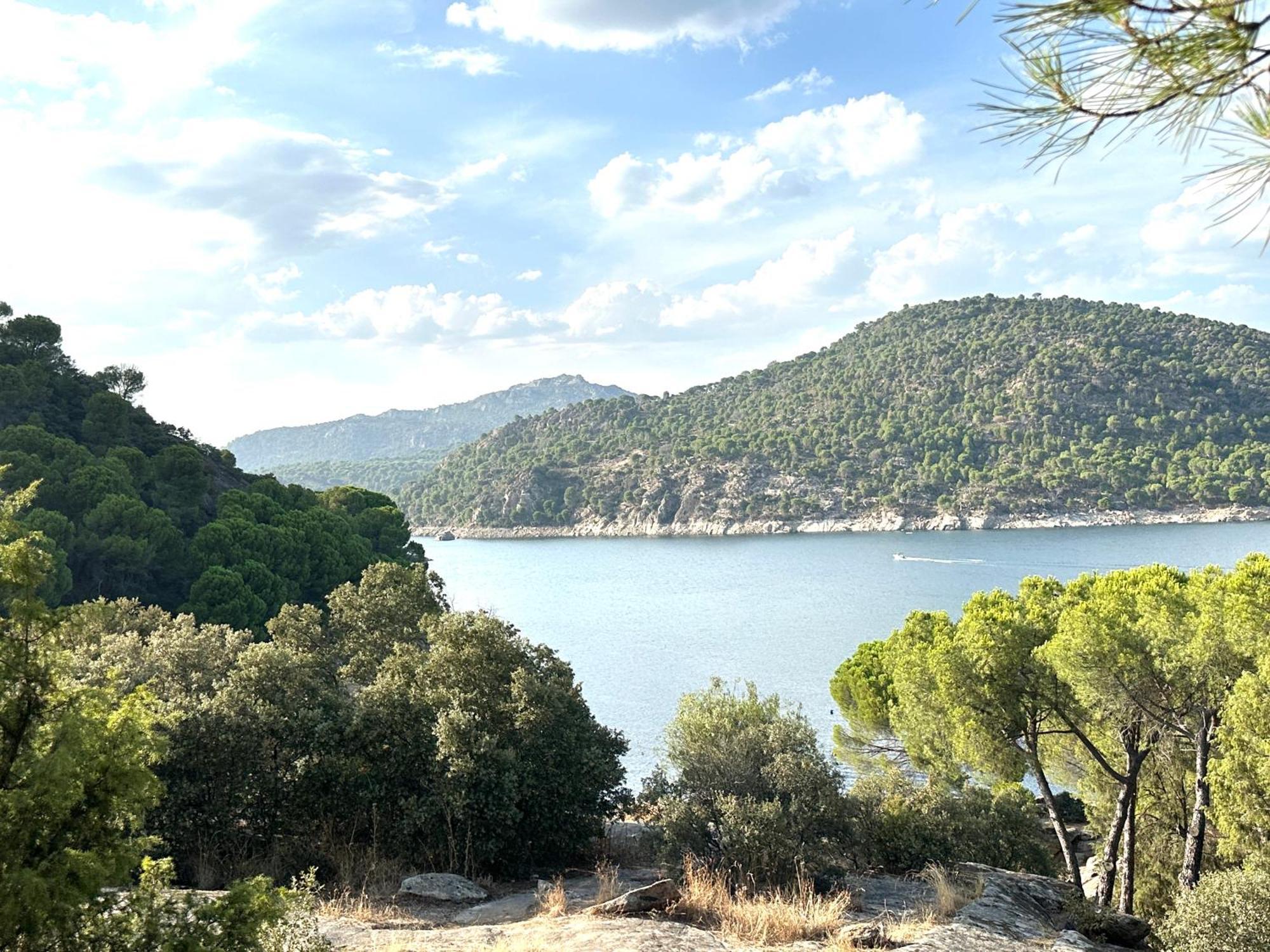 Hostal Myd Pantano Pelayos de la Presa Exterior foto