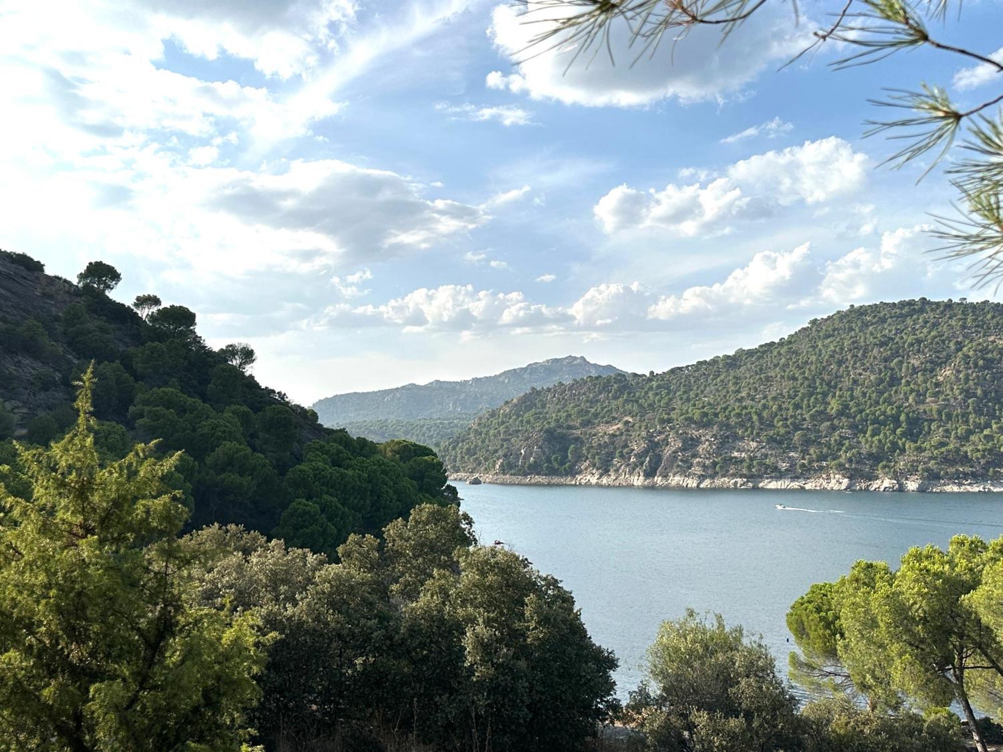 Hostal Myd Pantano Pelayos de la Presa Exterior foto