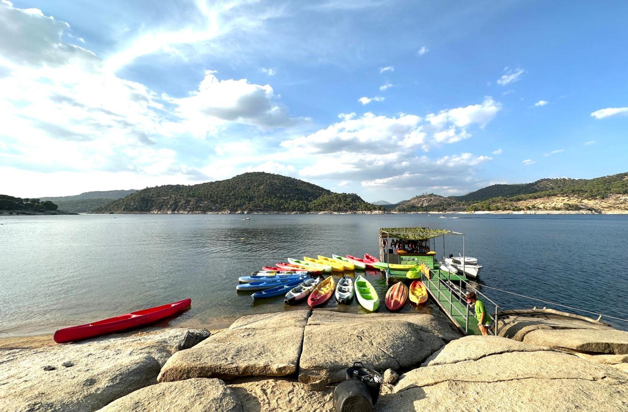 Hostal Myd Pantano Pelayos de la Presa Exterior foto